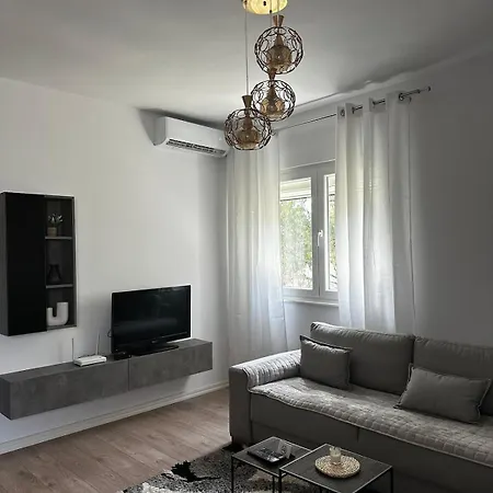 Elegant Near The Center And Stadium Апартаменты