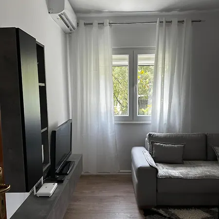 Elegant Near The Center And Stadium Апартаменты