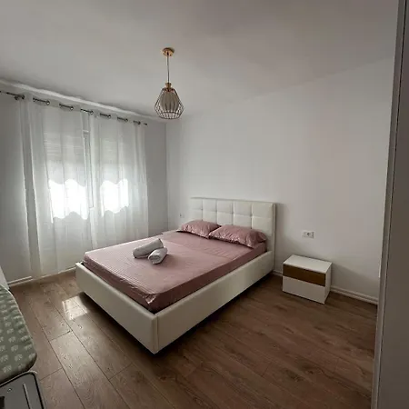 Διαμέρισμα Elegant Near The Center And Stadium