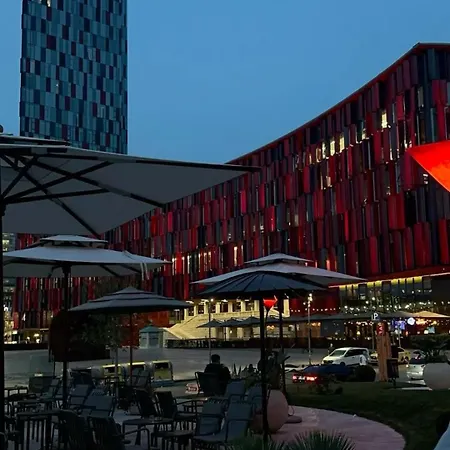 Elegant Near The Center And Stadium