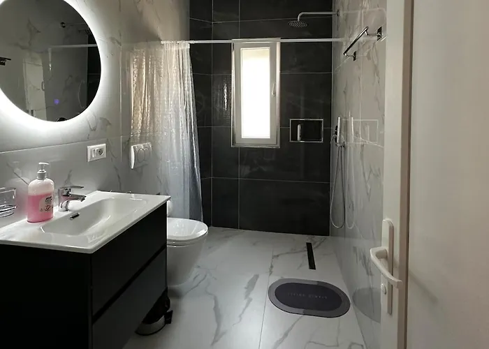 Elegant Near The Center And Stadium *